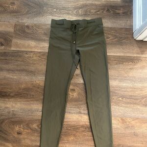 Heroine Sport Lace up ribbed leggings in army